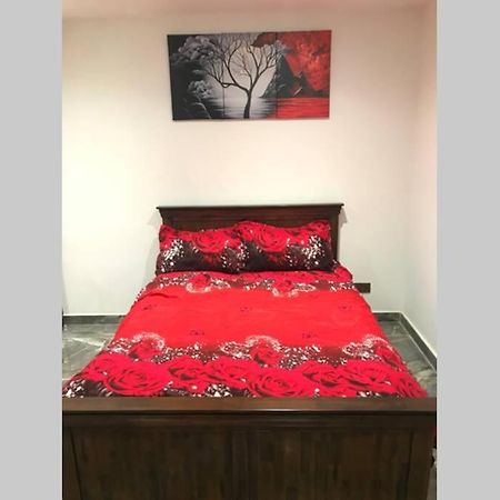 Bright, Stylish Studio Flat With Sky Sports Earley Dış mekan fotoğraf
