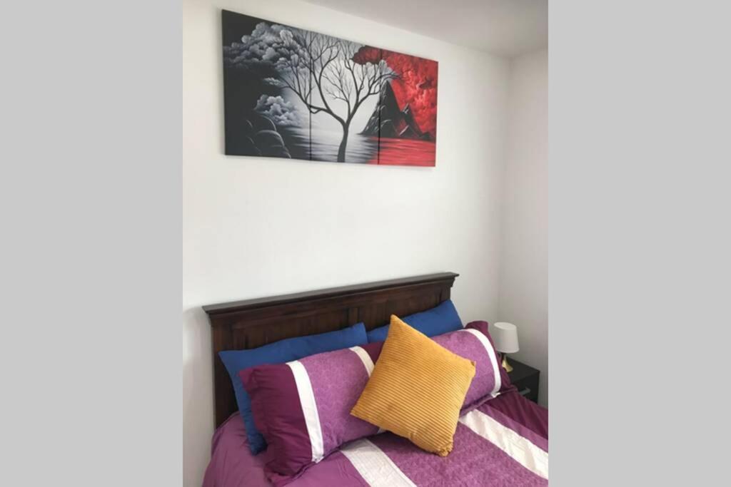Bright, Stylish Studio Flat With Sky Sports Earley Dış mekan fotoğraf
