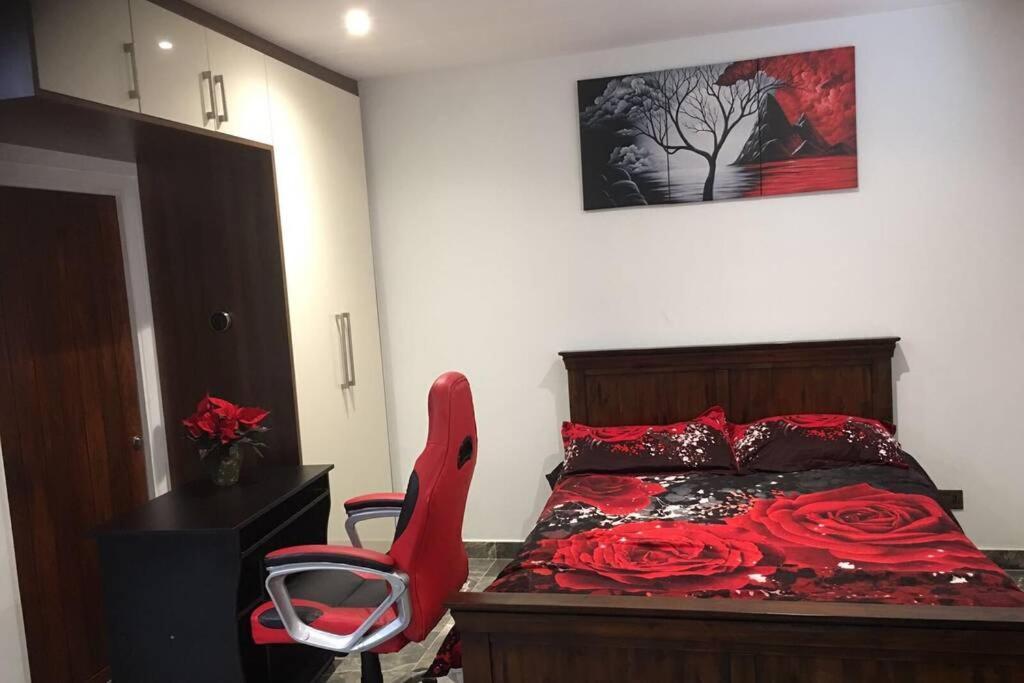 Bright, Stylish Studio Flat With Sky Sports Earley Dış mekan fotoğraf
