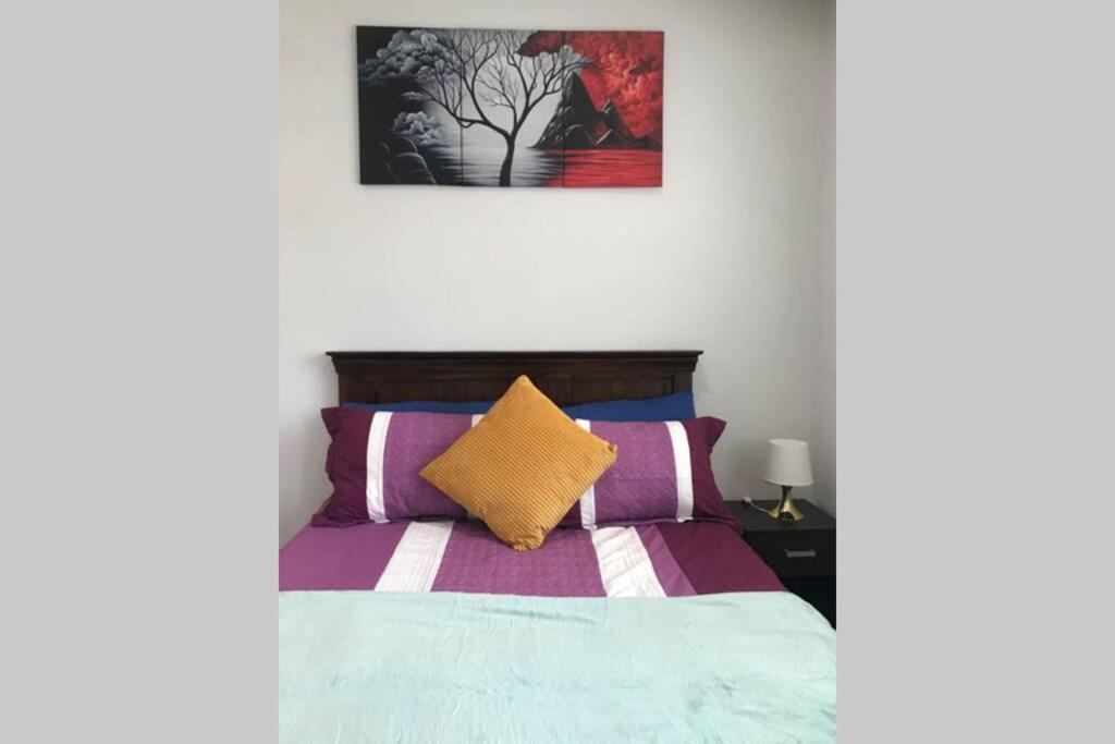 Bright, Stylish Studio Flat With Sky Sports Earley Dış mekan fotoğraf
